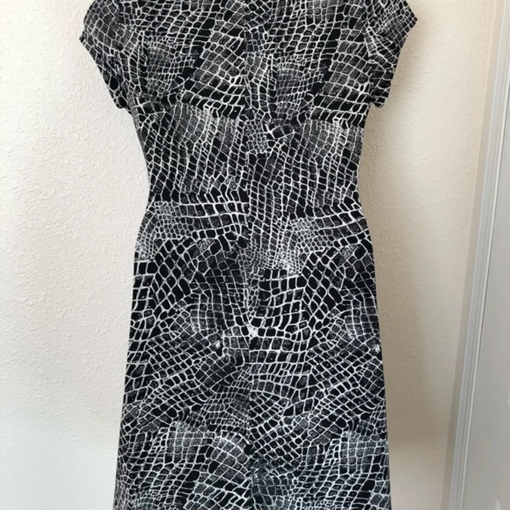 💜💜 Black and White Dress Womens Size M